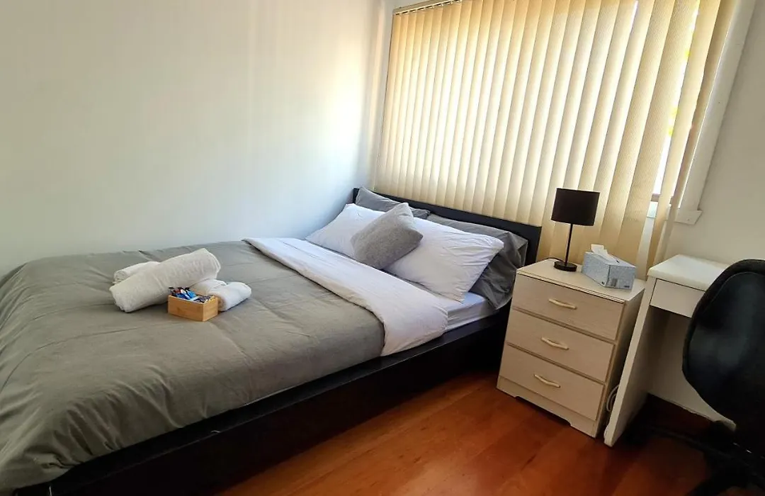 Cosy Room Close To Melb Airport-1